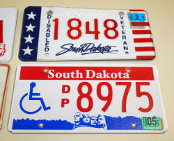 556-3