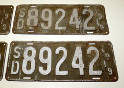 696-3