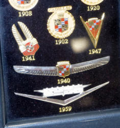 882-3