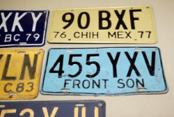 558-3