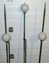 557-2