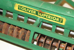 589-3
