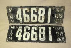 352
